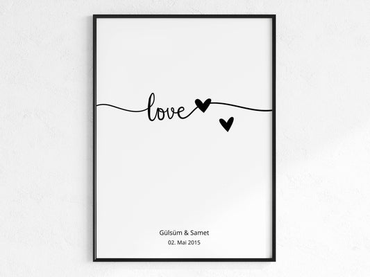 Love mit Herzen mit Namen und Datum in Schwarz